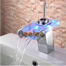 Robinet de mélangeur de bassin de cascade de LED (QH0818-1F)